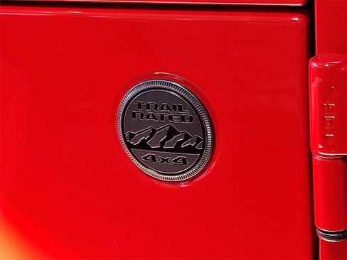 New 2025 Jeep Gladiator Sport image 17