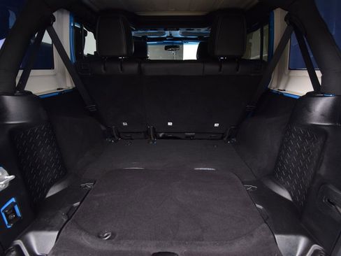 Used 2017 Jeep Wrangler Unlimited Sport image 25