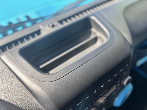 Used 2018 Jeep Wrangler Unlimited Sahara w/ Connectivity Group image 16