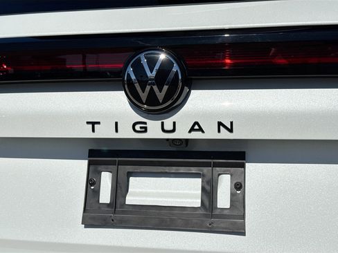 New 2026 Volkswagen Tiguan SE R-Line FWD image 11