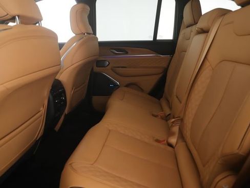 Used 2024 Jeep Grand Cherokee Summit image 30