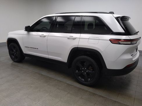 Used 2023 Jeep Grand Cherokee Altitude AWD/4WD image 3