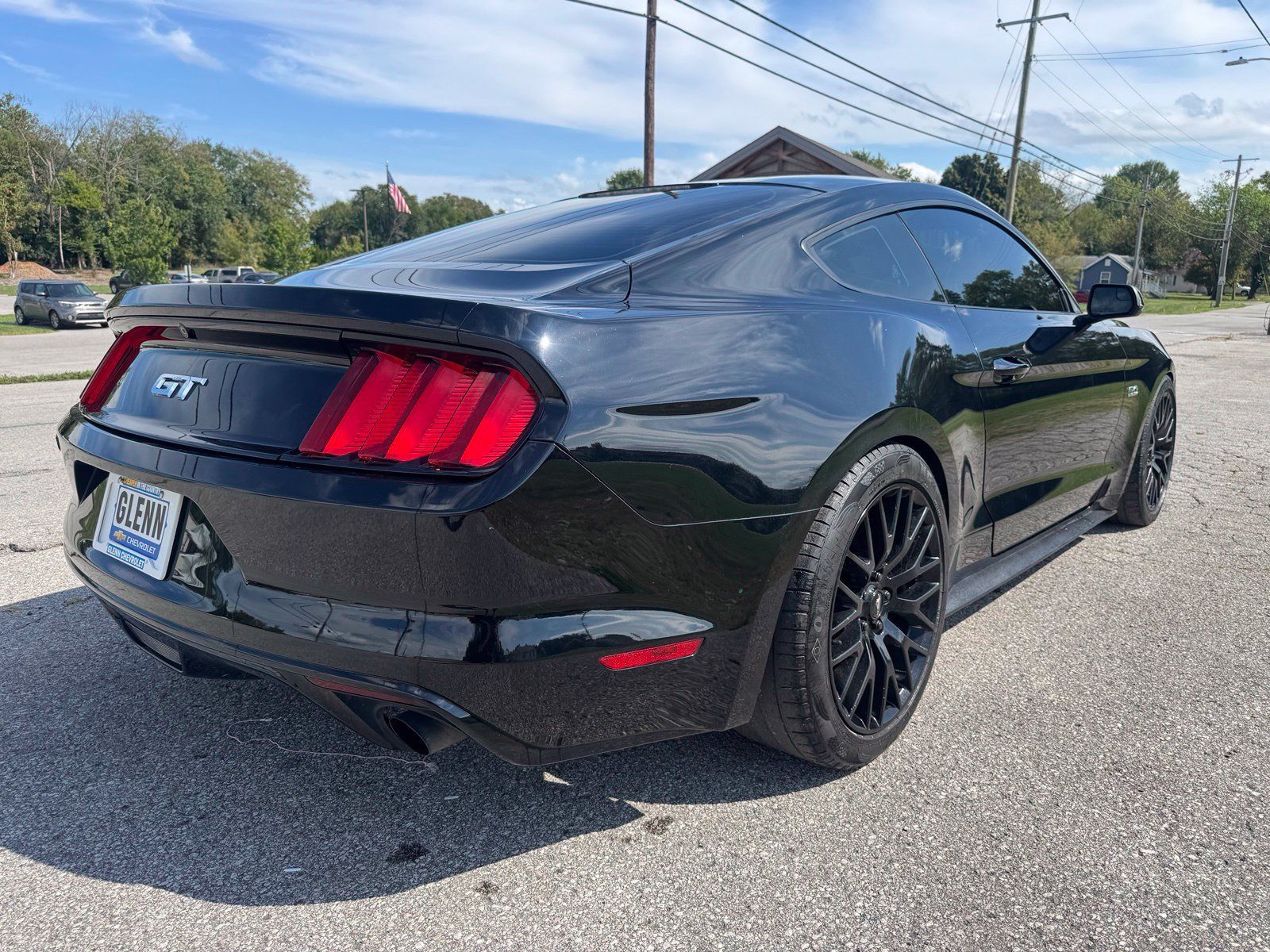 Used 2017 Ford Mustang GT w/ GT Performance Package RWD image 6