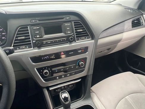 Used 2016 Hyundai Sonata SE image 17