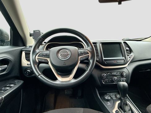 Used 2016 Jeep Cherokee Latitude image 11