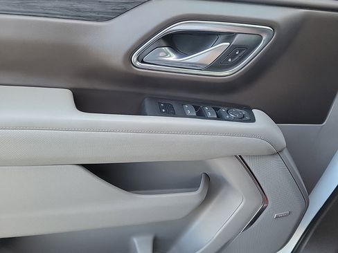 Used 2023 GMC Yukon SLT w/ SLT Premium Package image 22