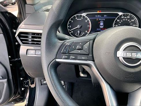 Certified 2025 Nissan Altima 2.5 SV FWD image 23
