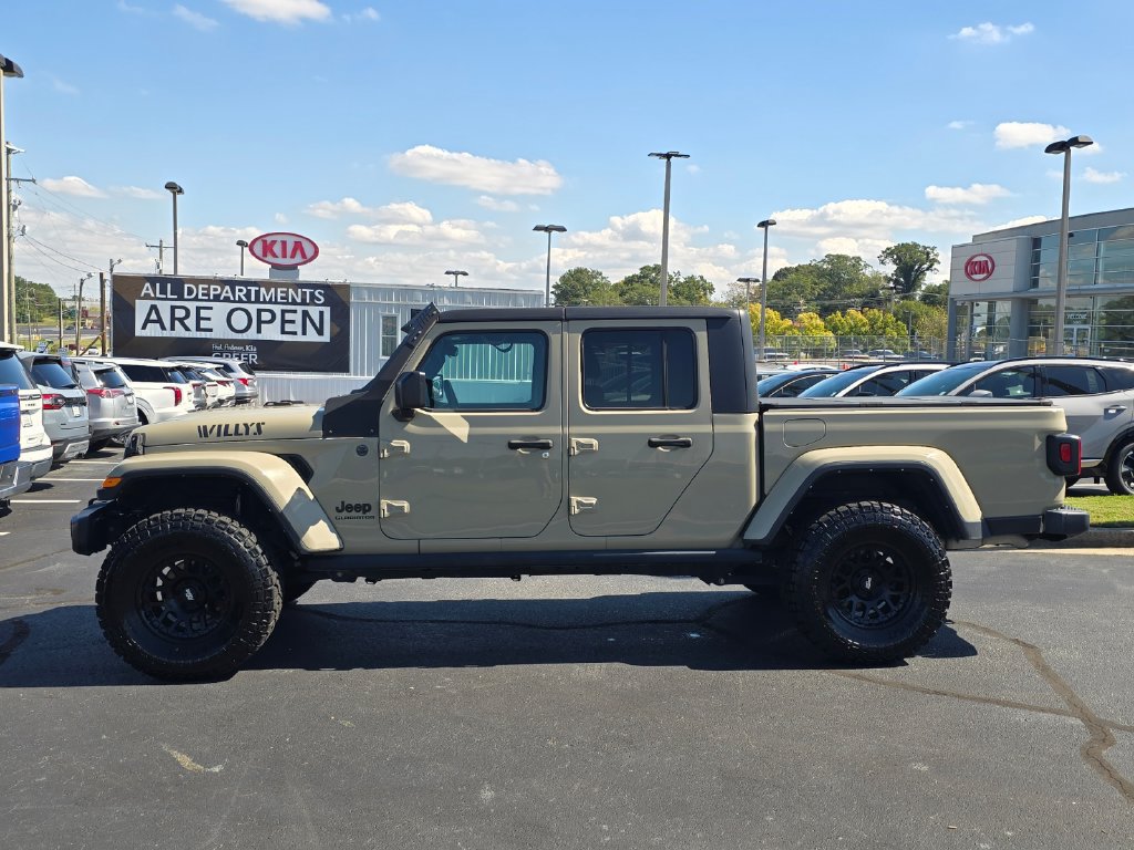Used 2022 Jeep Gladiator Sport AWD/4WD image 6