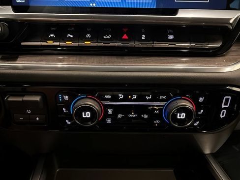 Certified 2023 Chevrolet Silverado 1500 LTZ w/ LTZ Premium Package AWD/4WD image 30