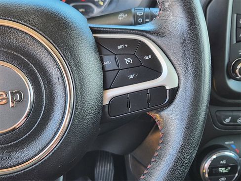 Used 2016 Jeep Renegade Trailhawk w/ Premium Trailhawk Package image 7