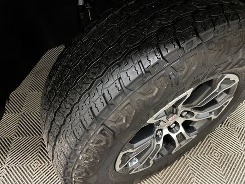 Certified 2024 GMC Canyon AT4 w/ Technology Package image 49