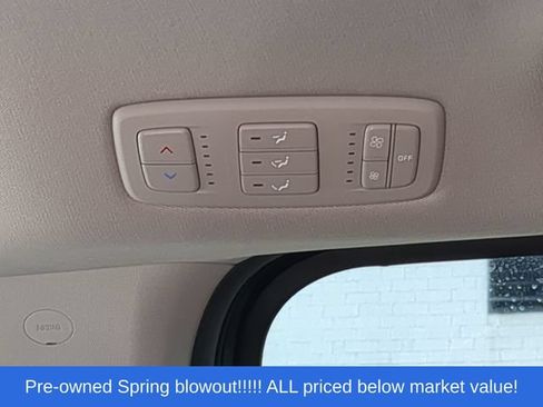 Used 2022 Kia Carnival LX FWD image 37