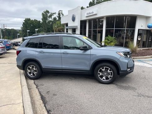 Used 2022 Honda Passport TrailSport image 2