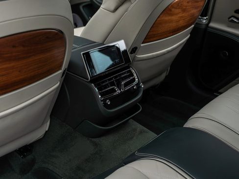 Certified 2024 Bentley Flying Spur W12 image 43