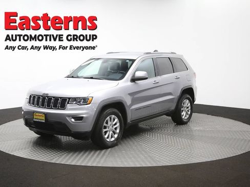 Used 2021 Jeep Grand Cherokee Laredo w/ Security & Convenience Group AWD/4WD image 58