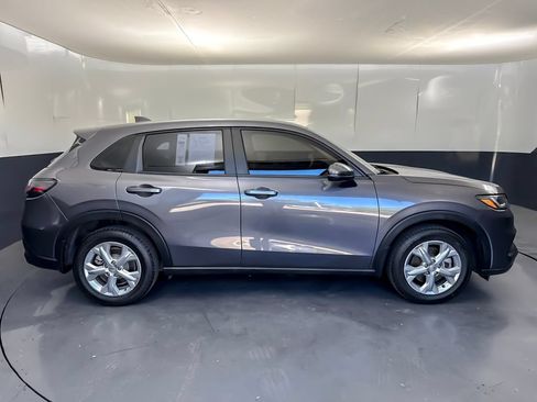 Used 2023 Honda HR-V LX image 2