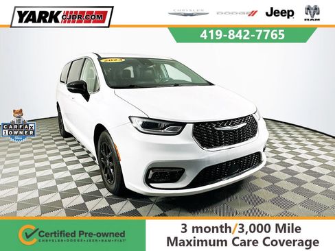 Certified 2024 Chrysler Pacifica Touring-L image 1