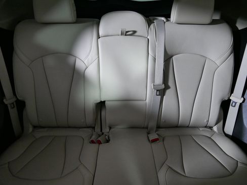 Used 2018 Buick Envision Essence image 14