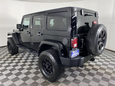 Used 2014 Jeep Wrangler Unlimited Sahara AWD/4WD image 8