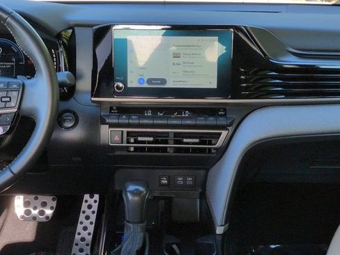 Used 2025 Toyota Camry SE FWD image 16