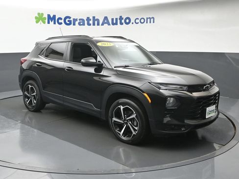 Used 2023 Chevrolet TrailBlazer RS w/ Sun and Liftgate Package AWD/4WD image 2