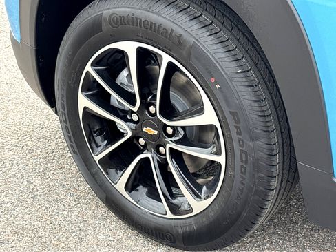 New 2026 Chevrolet TrailBlazer LT w/ LT Cold Weather Package FWD image 22