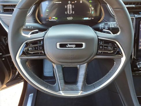 Used 2023 Jeep Grand Cherokee Overland w/ Luxury Tech Group IV image 23