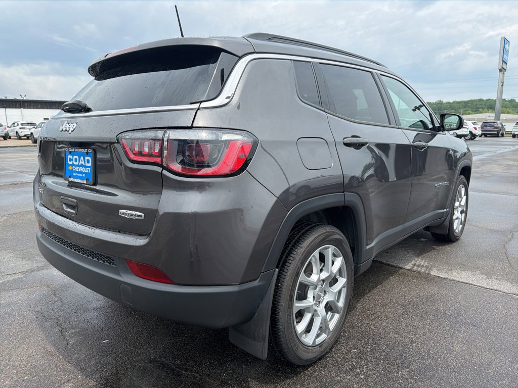 Used 2023 Jeep Compass Latitude AWD/4WD image 3