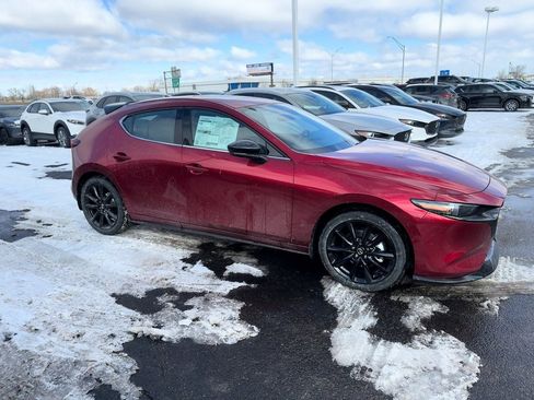 New 2026 MAZDA MAZDA3 Hatchback w/Premium Plus Pkg image 4