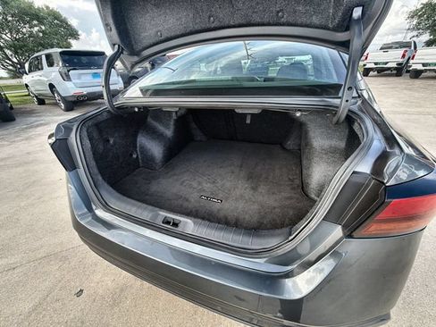 Used 2025 Nissan Altima 2.5 SV FWD image 24