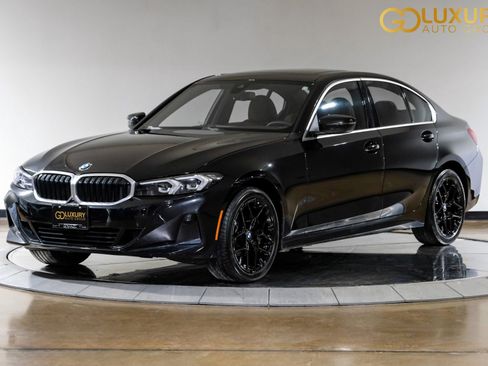 Used 2025 BMW 330i xDrive Sedan w/ Convenience Package image 8