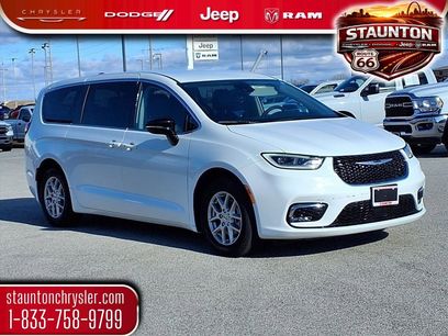 Used 2024 Chrysler Pacifica Touring-L
