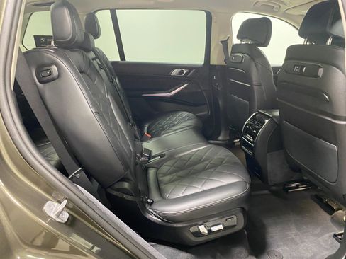 Used 2025 BMW X7 xDrive40i w/ Climate Comfort Package image 14