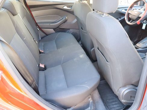 Used 2015 Ford Focus SE FWD image 16