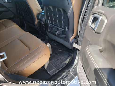 Used 2023 Jeep Wrangler Unlimited Rubicon w/ Xtreme 35 Tire Package image 11