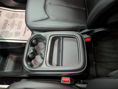 New 2027 Chrysler Pacifica Select AWD/4WD image 16