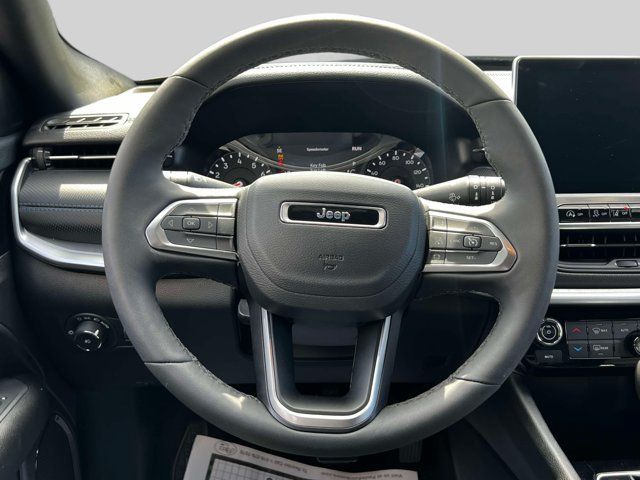 Used 2026 Jeep Compass Limited AWD/4WD image 14