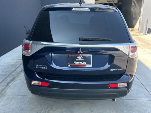 Used 2014 Mitsubishi Outlander SE image 4