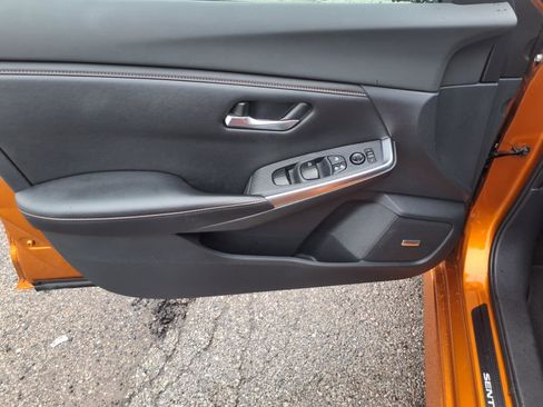 Used 2023 Nissan Sentra SR w/ SR Premium Package image 11