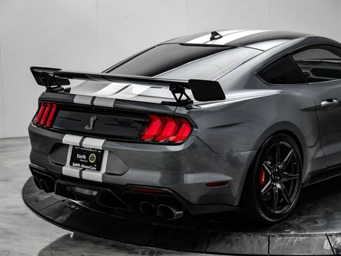 Used 2021 Ford Mustang Shelby GT500 w/ Carbon Fiber Track Pack RWD image 22