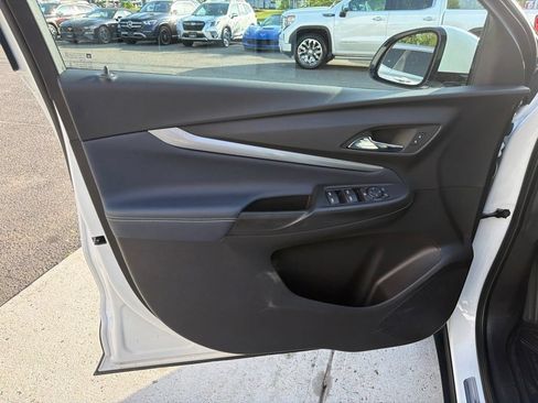 Used 2023 Chevrolet Bolt EUV LT w/ Convenience Package FWD image 40