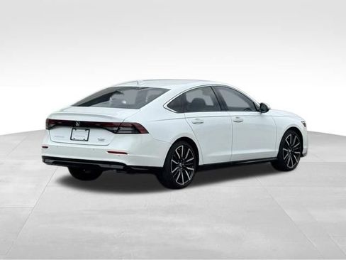 Used 2024 Honda Accord Touring image 4