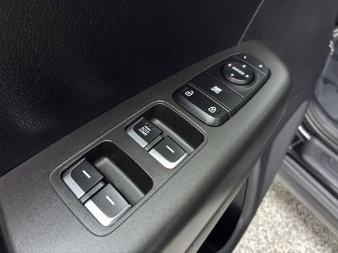 Used 2022 Kia Sportage LX image 19