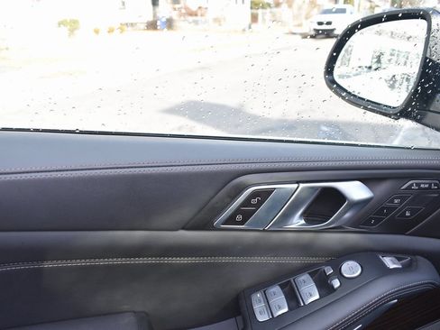 Used 2025 BMW X7 xDrive40i image 13