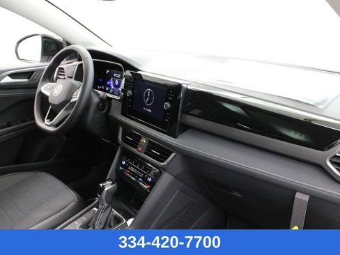 New 2026 Volkswagen Taos SE image 22