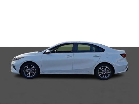 Used 2023 Kia Forte LXS w/ LXS Technology Package image 4