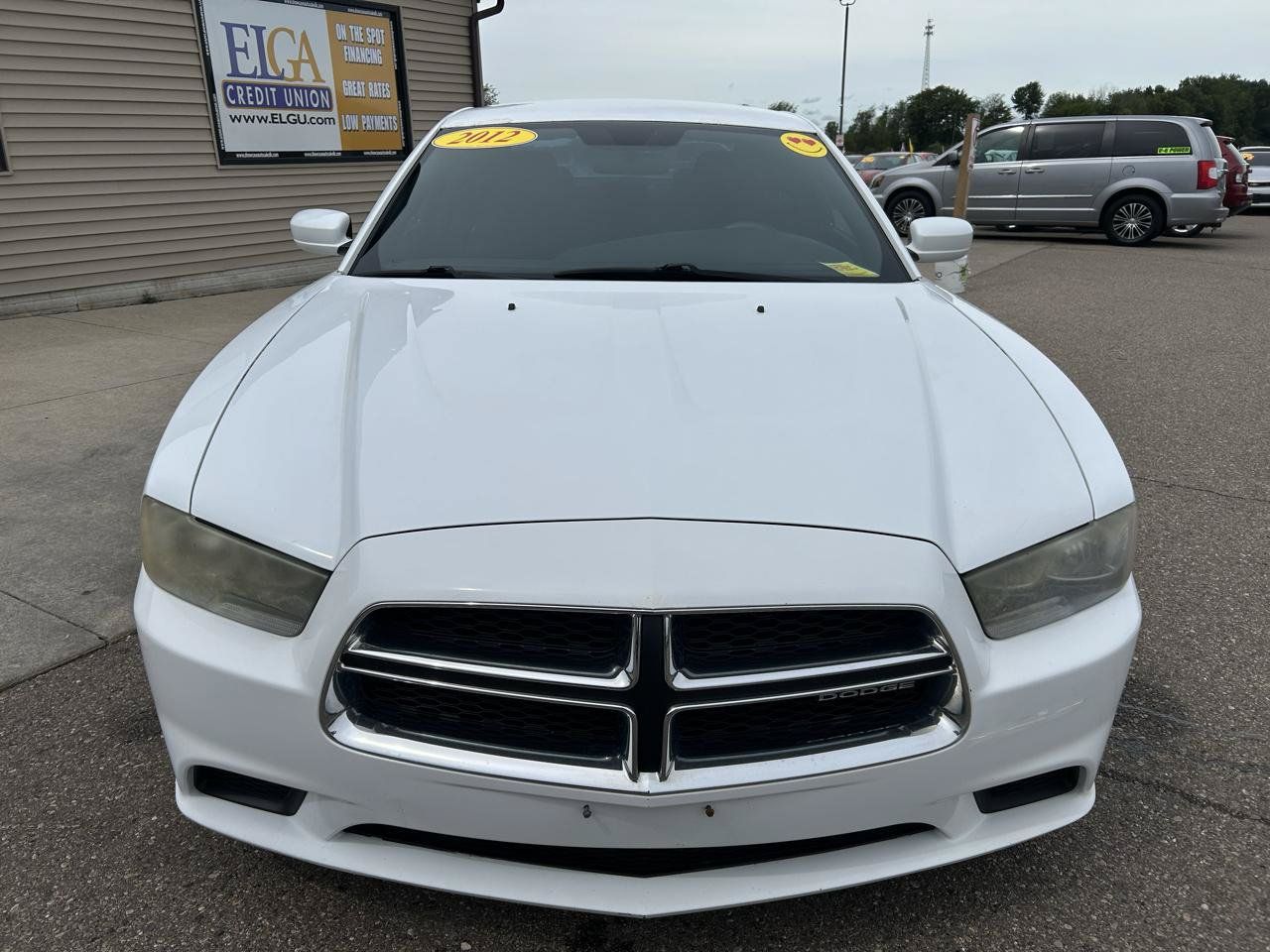 Used 2012 Dodge Charger SE RWD image 2
