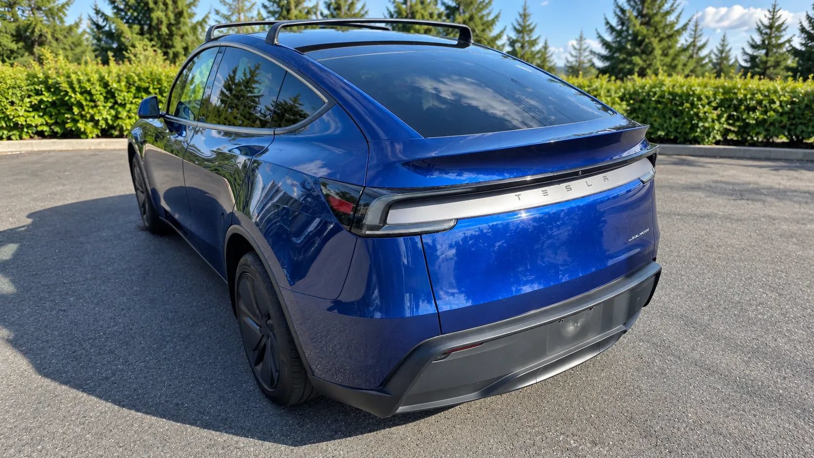 Used 2026 Tesla Model Y AWD image 7