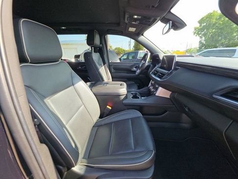 Used 2022 GMC Yukon XL SLT w/ SLT Premium Package AWD/4WD image 31