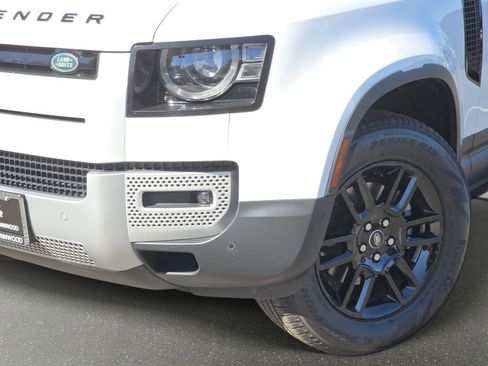 Certified 2025 Land Rover Defender 110 S AWD/4WD image 32
